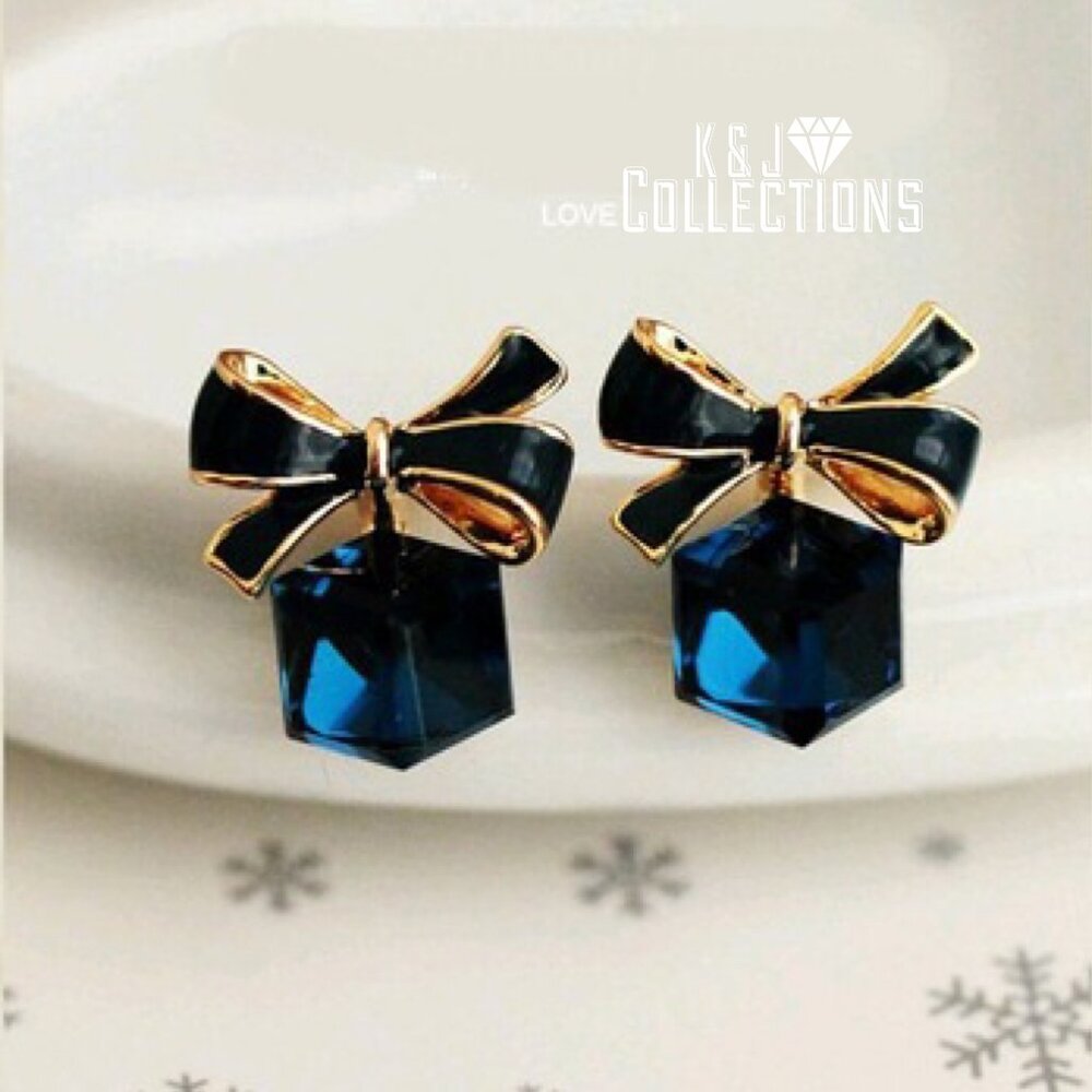 Dark Emerald Stone Bow Stud Earrings